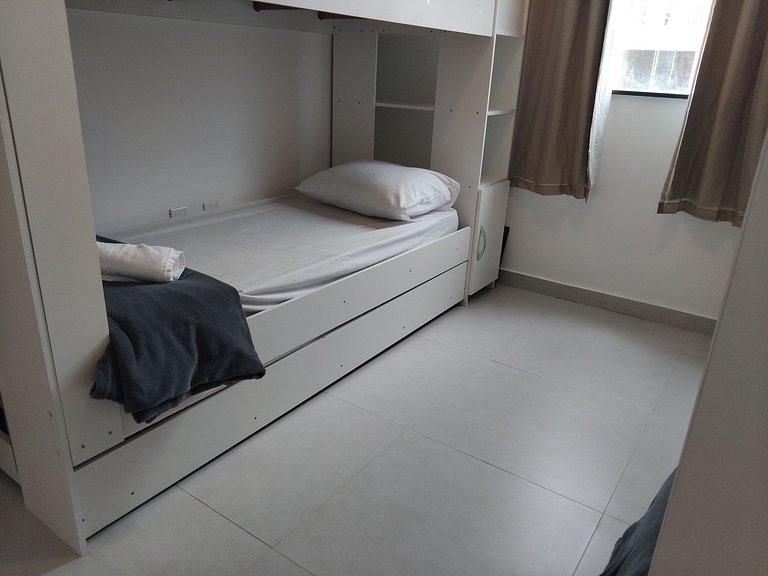 Casa em Cond. c/ Piscina e Churrasq. BME0001