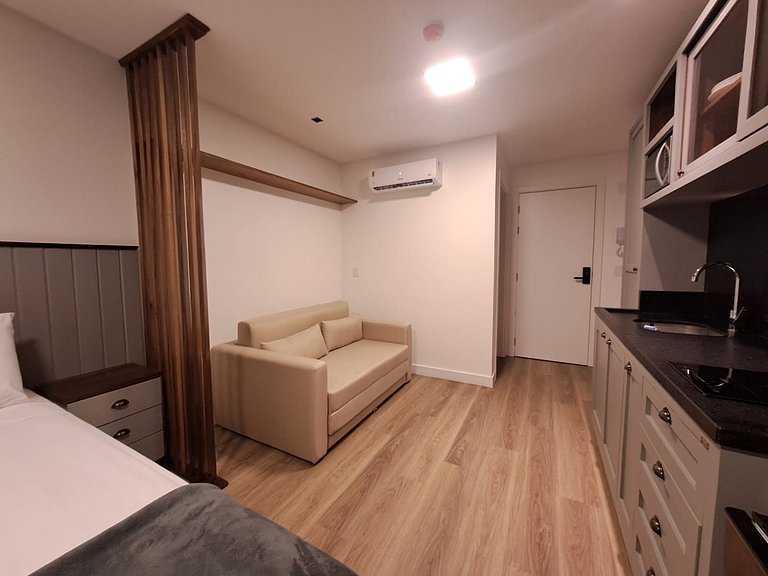 Apto em prédio c/ piscina a 50m da Praia PSO0706