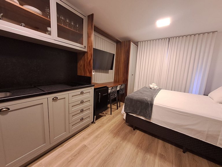 Apto em prédio c/ piscina a 50m da Praia PSO0706