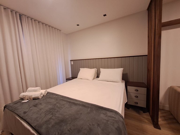 Apto em prédio c/ piscina a 50m da Praia PSO0706