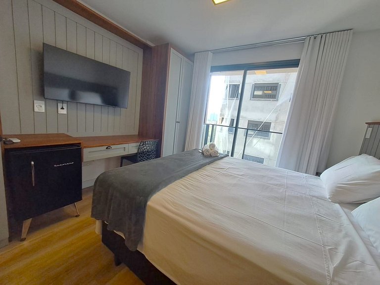 Apto em prédio c/ piscina a 50m da Praia PSO0706