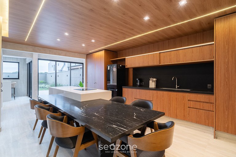 Casa c/ Churrasqueira e Jacuzzi FNR0001