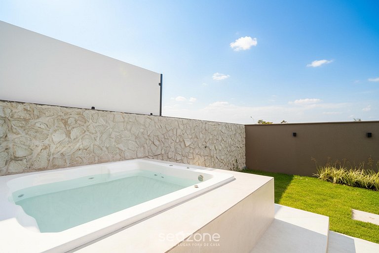 Casa c/ Churrasqueira e Jacuzzi FNR0001