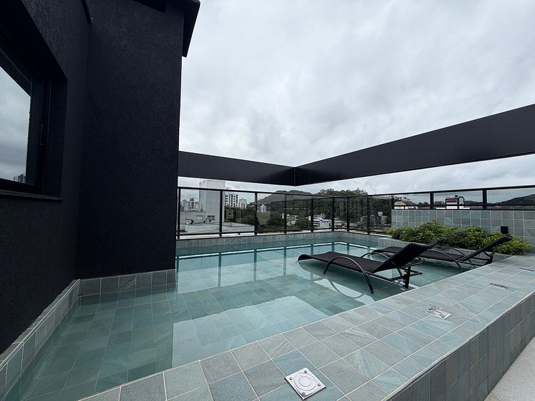 Studio c/ churrasq. próximo ao Oktoberfest ELN0905