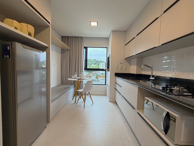 Studio c/ churrasq. próximo ao Oktoberfest ELN0905