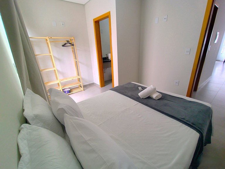 Apto c/ churrasqueira a 190m da Praia MBU0102