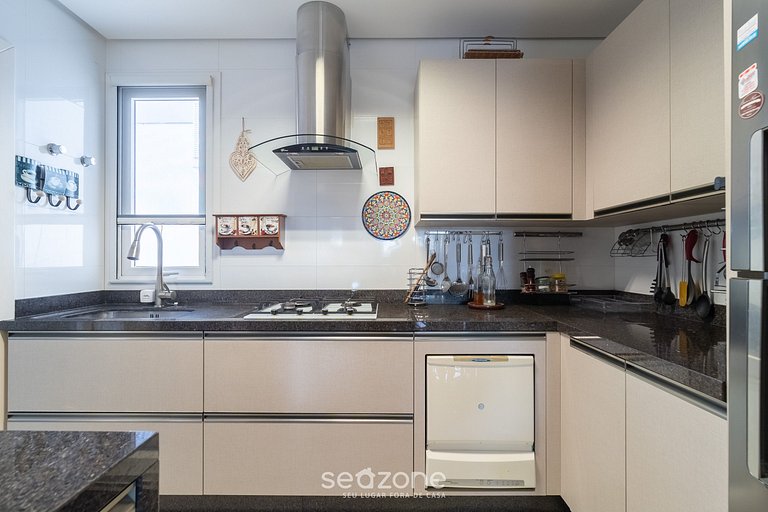 Apto c/ churrasq. a 800m da Praia, Jurerê SCA0208