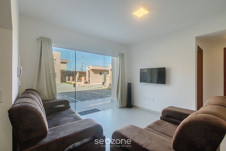 Casa em Cond. c/ Piscina e Churrasq. BME0001