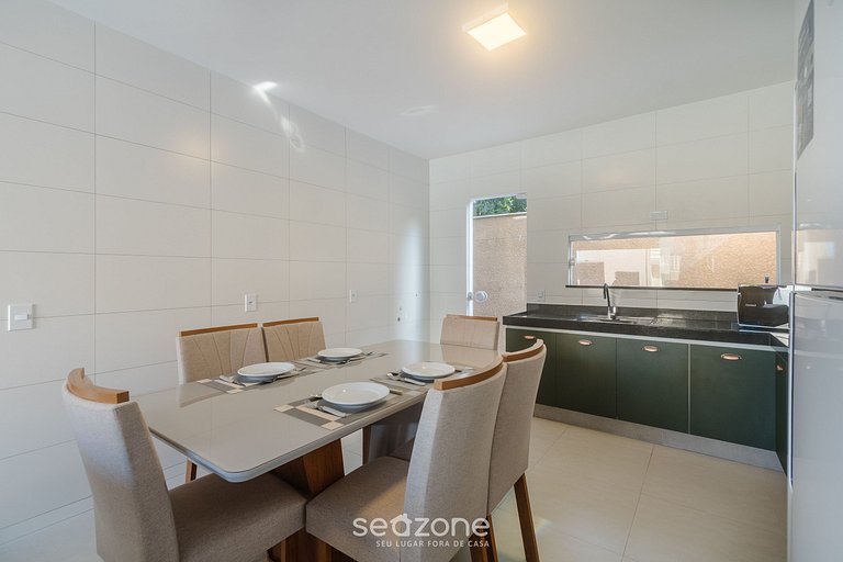 Casa em Cond. c/ Piscina e Churrasq. BME0001