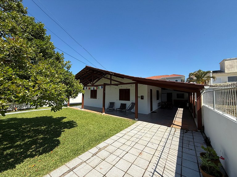 Casa c/ 2 Quartos a 650 m da Praia ADU0440