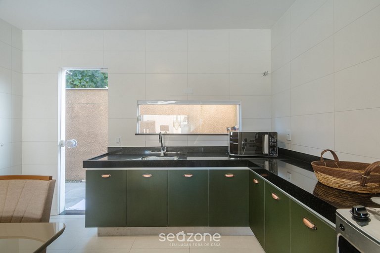 Casa em Cond. c/ Piscina e Churrasq. BME0001