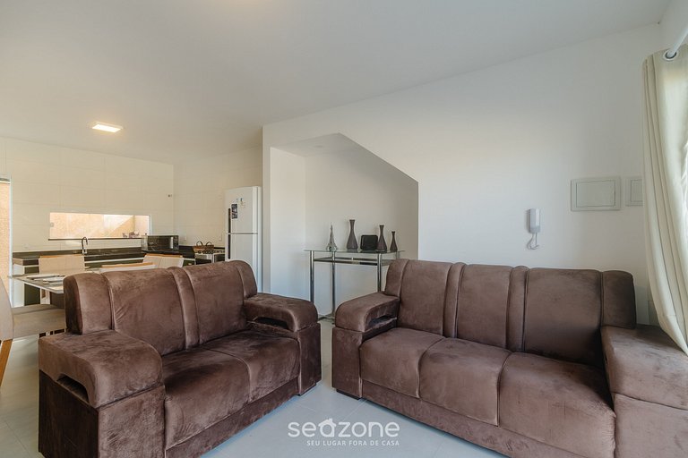 Casa em Cond. c/ Piscina e Churrasq. BME0001