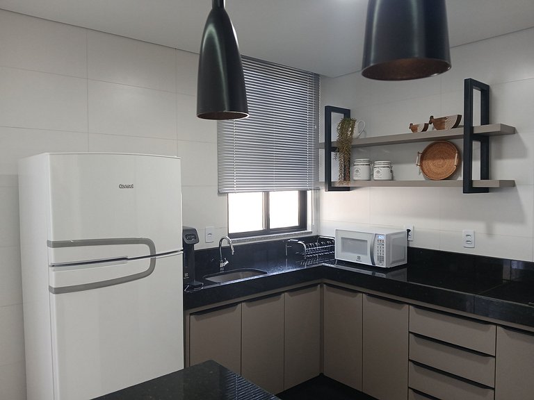 Apto em cond. c/ piscina a 350m da Praia PRY0007