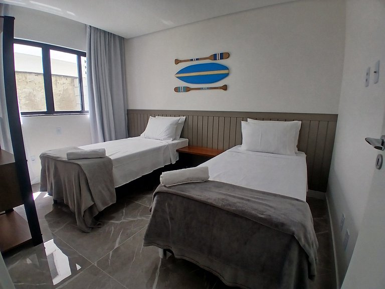 Apto em cond. c/ piscina a 350m da Praia PRY0007