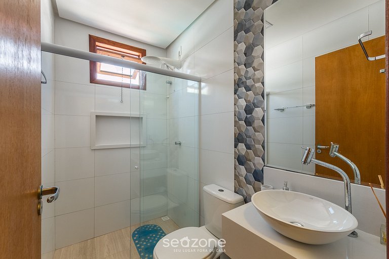 Apto c/ varanda em cond. c/ piscina - FOS0005