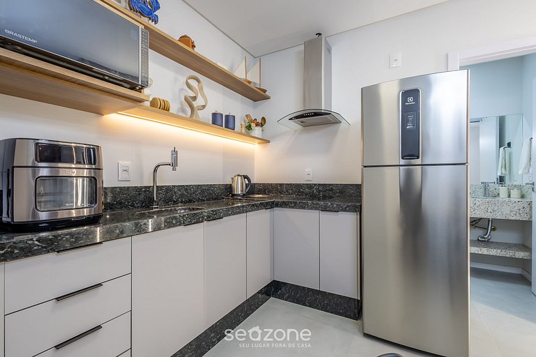 Apto c/ varanda e vista lateral mar - FFS0703