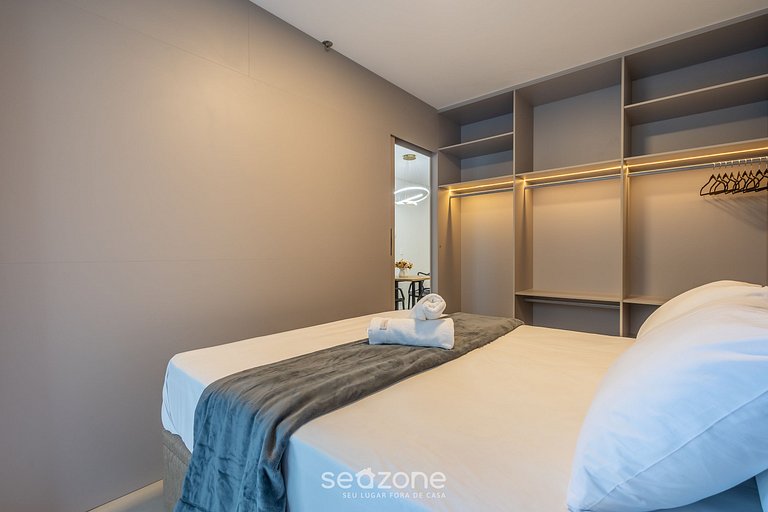 Depto. c/ balcón y vista lateral al mar FFS0703