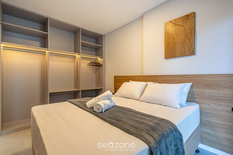 Apto c/ varanda e vista lateral mar - FFS0703