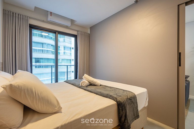 Apto c/ varanda e vista lateral mar - FFS0703