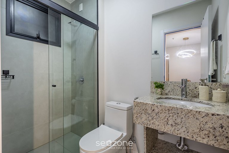 Apto c/ varanda e vista lateral mar - FFS0703