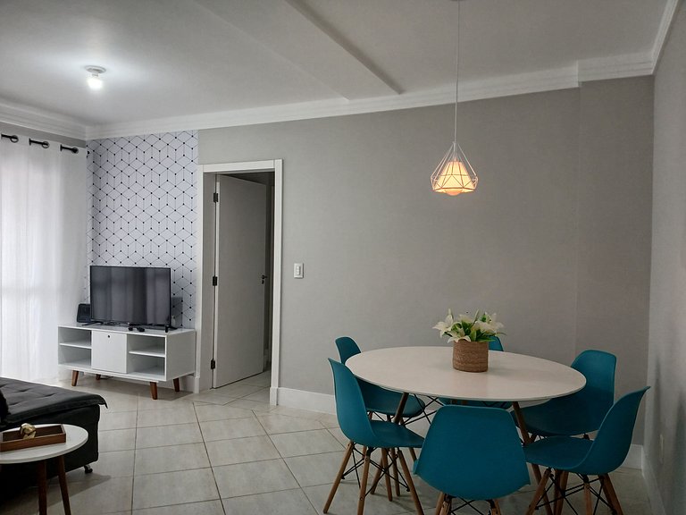 Apto c/ churrasq. em prédio c Piscina ROH0304