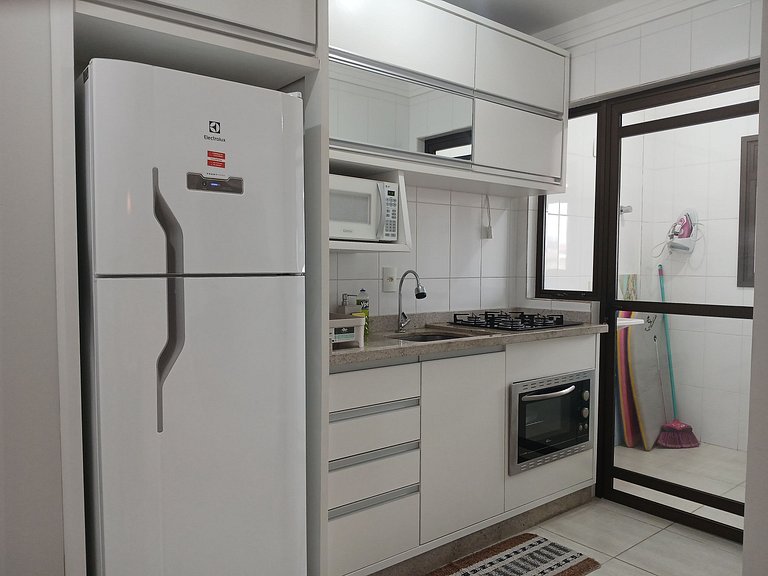 Apto c/ churrasq. em prédio c Piscina ROH0304