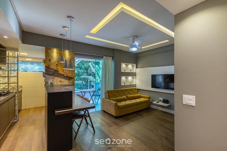 Apto a 200m do mar em prédio c/ piscina CCA0103