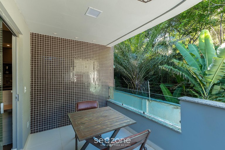 Apto a 200m do mar em prédio c/ piscina CCA0103