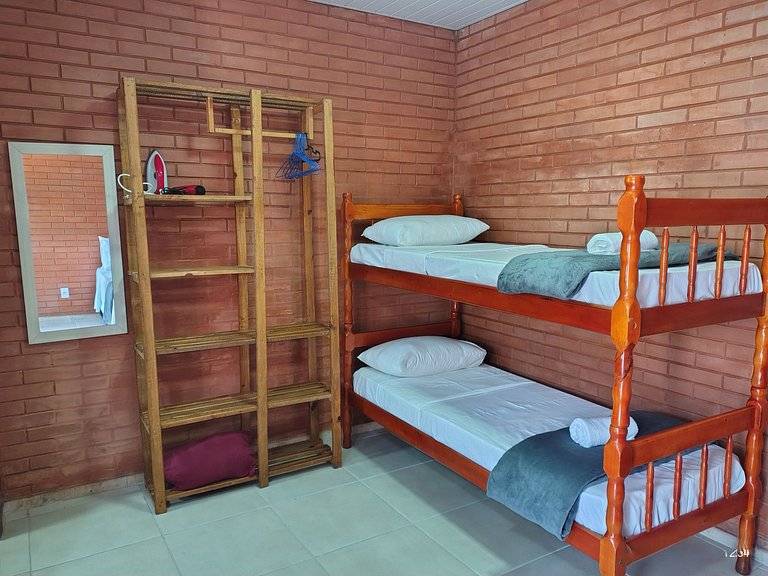 Studio c/ varanda e churrasq., 350m do Mar MHK0003