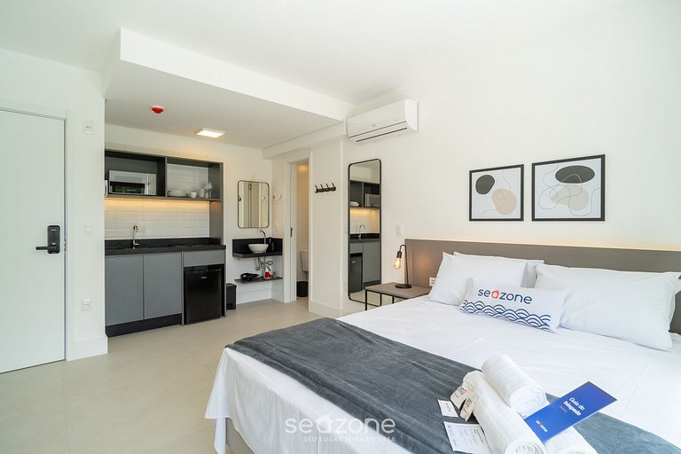 Studio em prédio c/ piscina, 150m da Lagoa LST0011