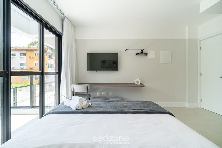 Studio em prédio c/ piscina, 150m da Lagoa LST0011