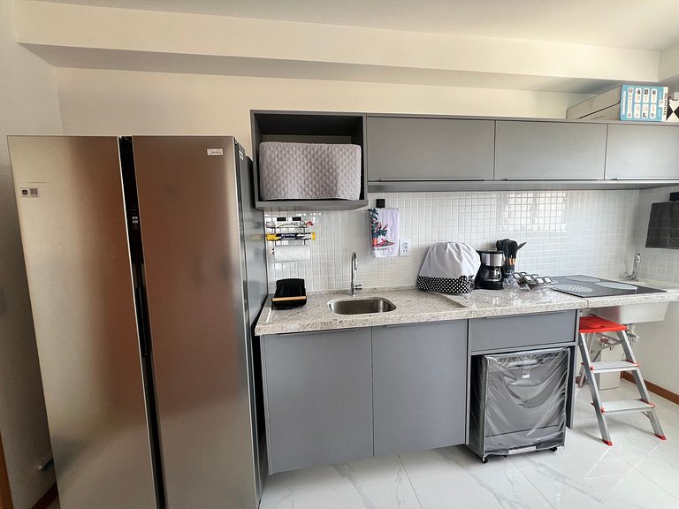 Apto c/ varanda a 750m do mar em Salvador SMT0916