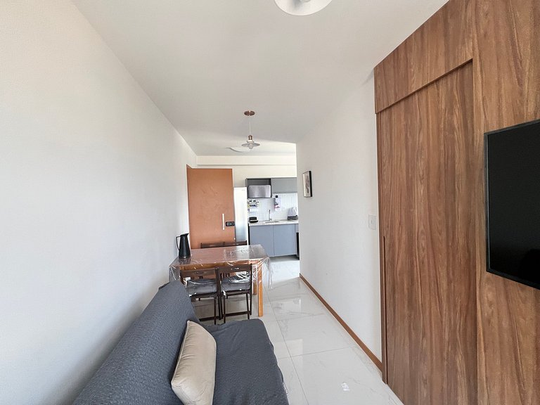 Apto c/ varanda a 750m do mar em Salvador SMT0916