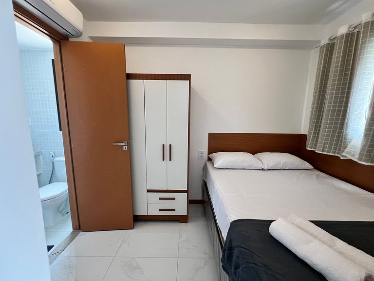 Apto c/ varanda a 750m do mar em Salvador SMT0916