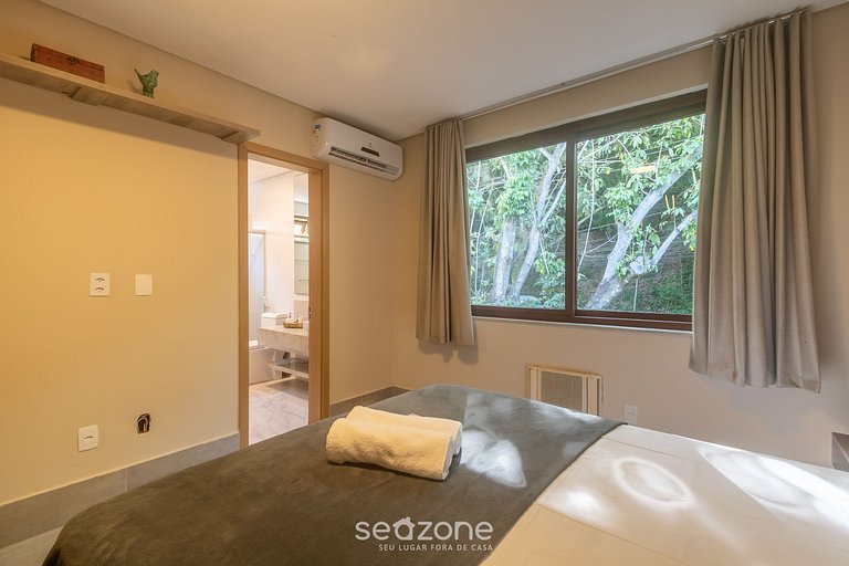 Apto c/ varanda espaçosa à beira-mar – VVA0201