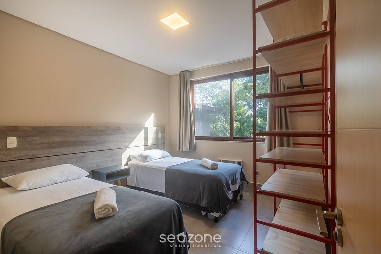 Apto c/ varanda espaçosa à beira-mar – VVA0201