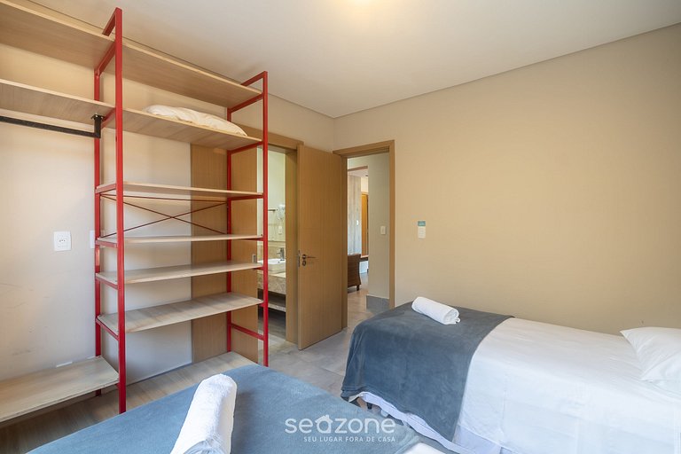 Apto c/ varanda espaçosa à beira-mar – VVA0201