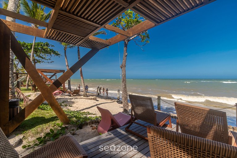 Aptos equipados en condominio frente al mar con área de ocio