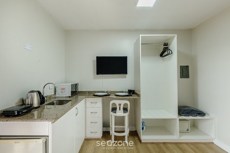 Studio em prédio c/ piscina coberta UPP0114