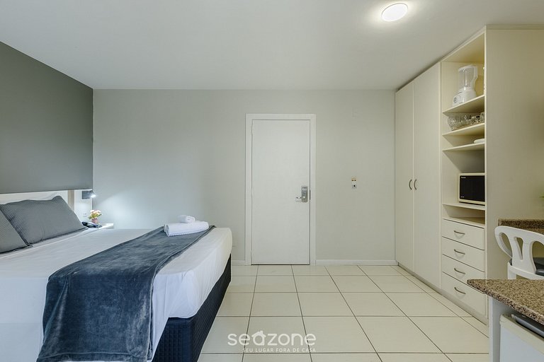 Studio c/ piscina aquecida no prédio UPP0311