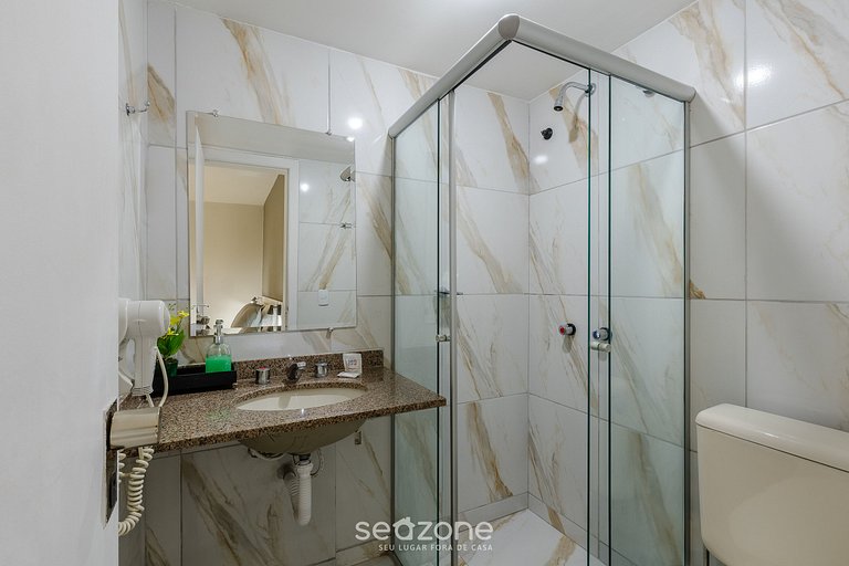 Studio c/ piscina aquecida no prédio UPP0311