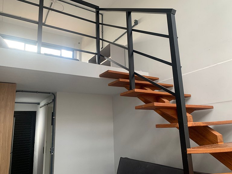 Loft a 50 m da Praia do Camacho PLO0006