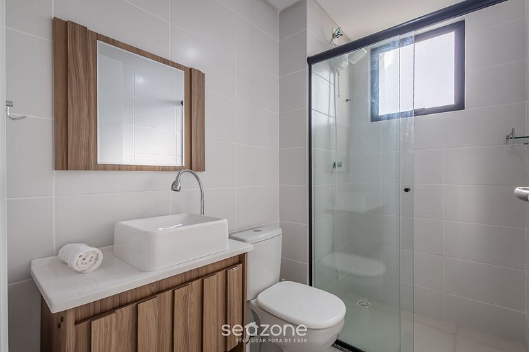 Apto c/ churrasqueira, varanda e vista mar SKL0505