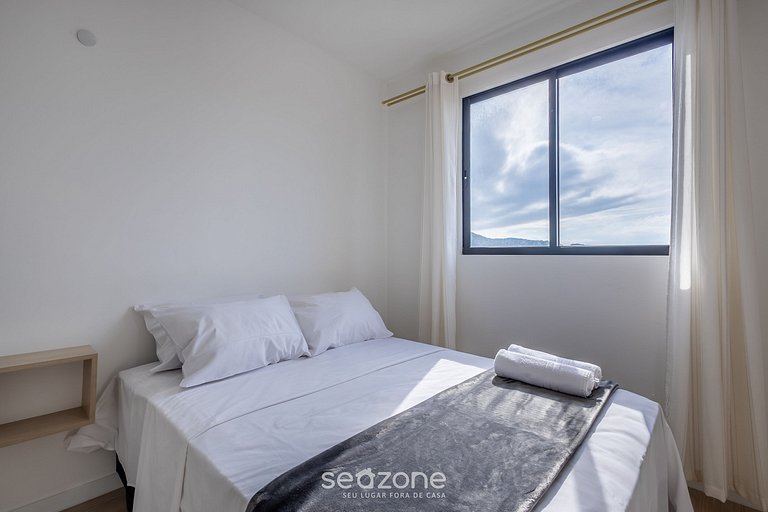 Apto c/ churrasqueira, varanda e vista mar SKL0505