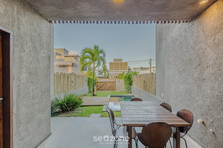 Casa con 3 suites y piscina a 100m del mar HVA0009