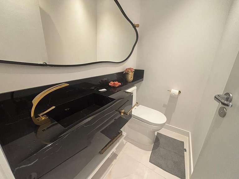 Apto c/ churrasq. a 450m do mar, Perequê SRF0601