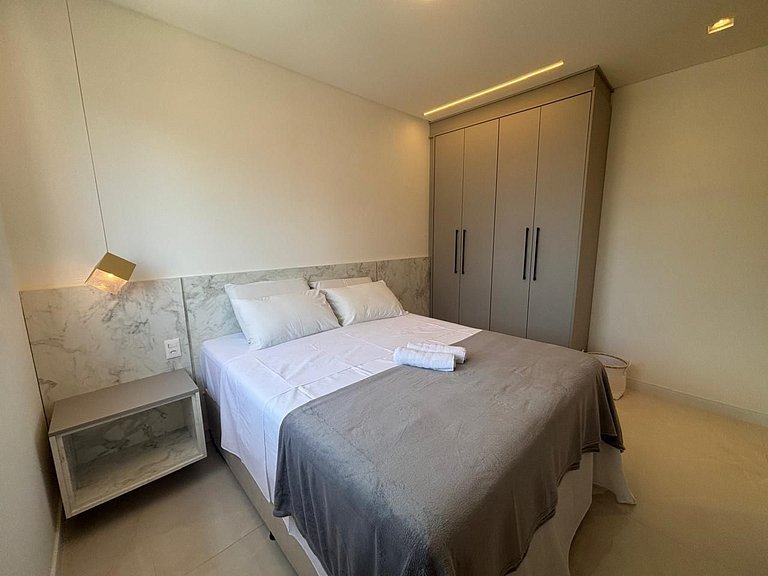 Apto c/ churrasq. a 450m do mar, Perequê SRF0601