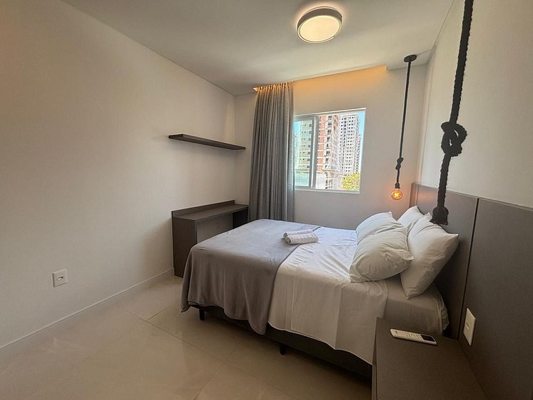 Apto c/ churrasq. a 450m do mar, Perequê SRF0601