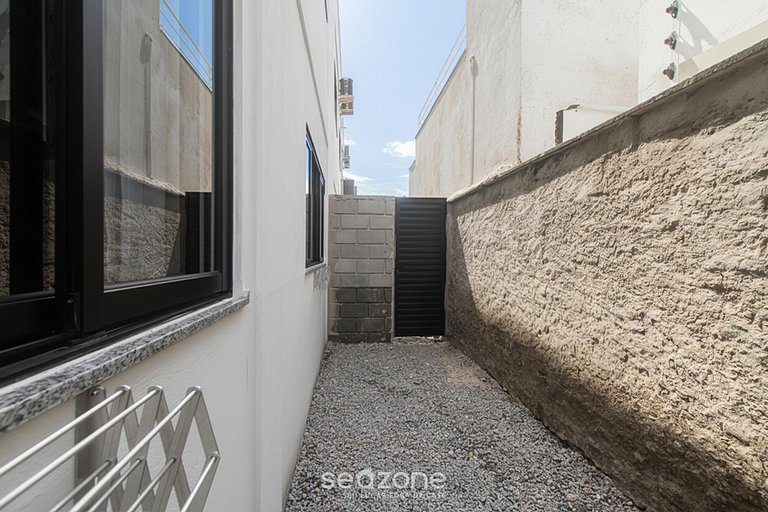 Apto en cond. c/ piscina a 350 m del mar PRY0007