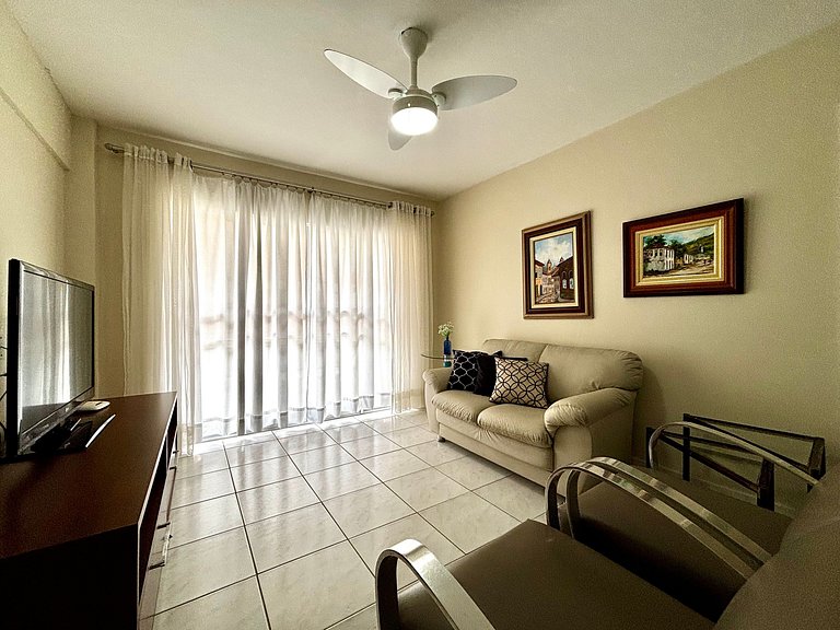 Apto no Centro de Itapema, a 200m do Mar EBM0122